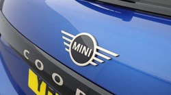 2025 (75) MINI COOPER 1.5 C Exclusive 5dr Auto 5826229