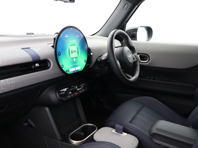 2025 (75) MINI COOPER 1.5 C Exclusive 5dr Auto 5826278