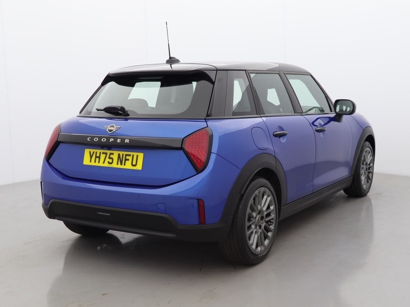2025 (75) MINI COOPER 1.5 C Exclusive 5dr Auto 5826224