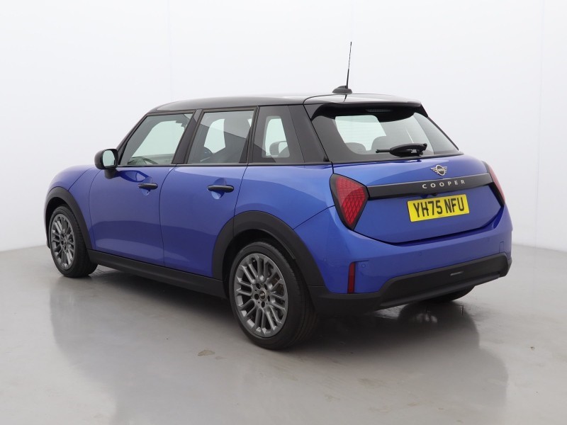 2025 (75) MINI COOPER 1.5 C Exclusive 5dr Auto 5826222