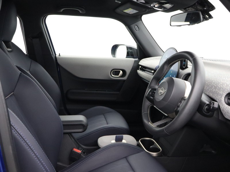 2025 (75) MINI COOPER 1.5 C Exclusive 5dr Auto 5826243