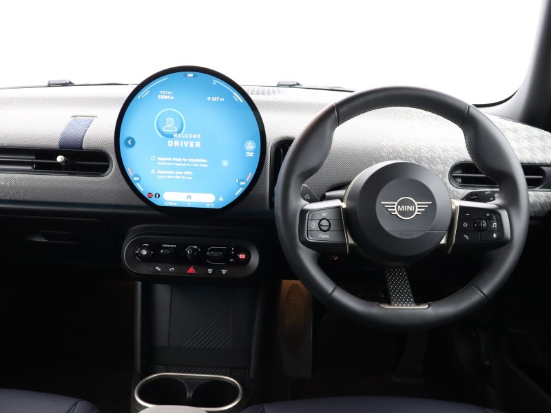 2025 (75) MINI COOPER 1.5 C Exclusive 5dr Auto 5826271