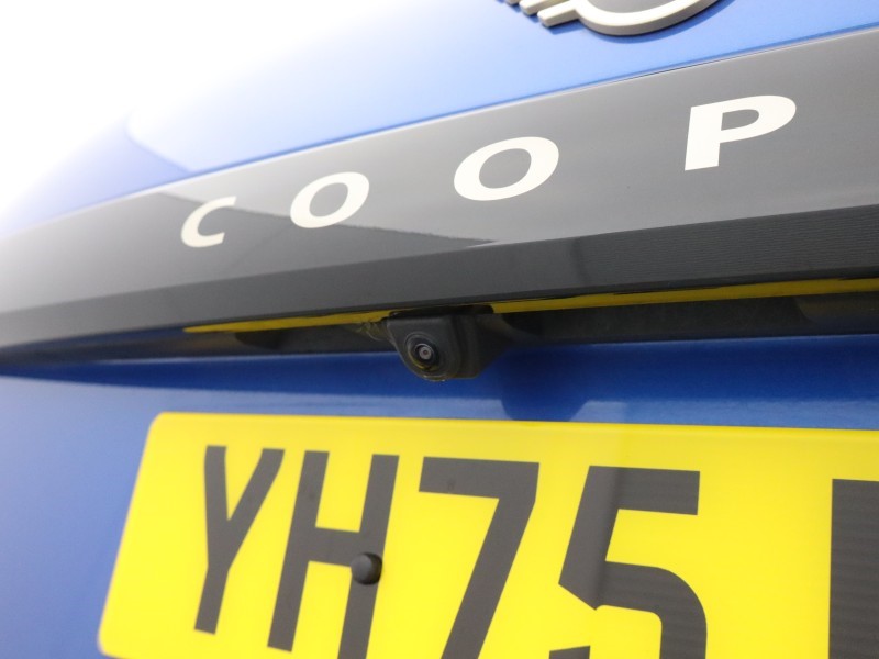 2025 (75) MINI COOPER 1.5 C Exclusive 5dr Auto 5826230