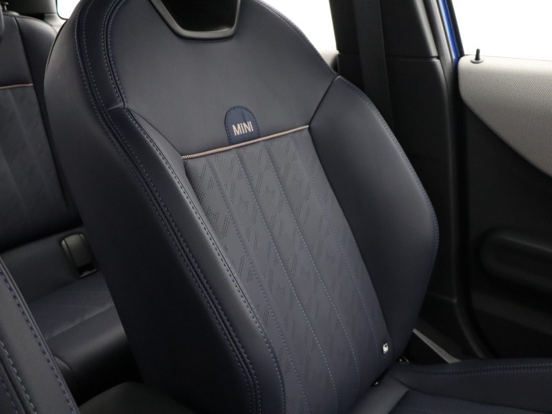 2025 (75) MINI COOPER 1.5 C Exclusive 5dr Auto 5826253