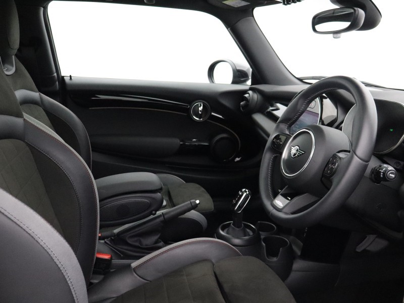 2023 (73) MINI HATCHBACK 1.5 Cooper Sport 3dr Auto 5781057