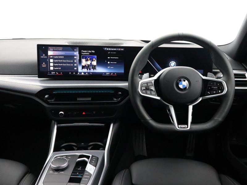 2025 (25) BMW 3 SERIES 320i M Sport 5dr Step Auto 5852700