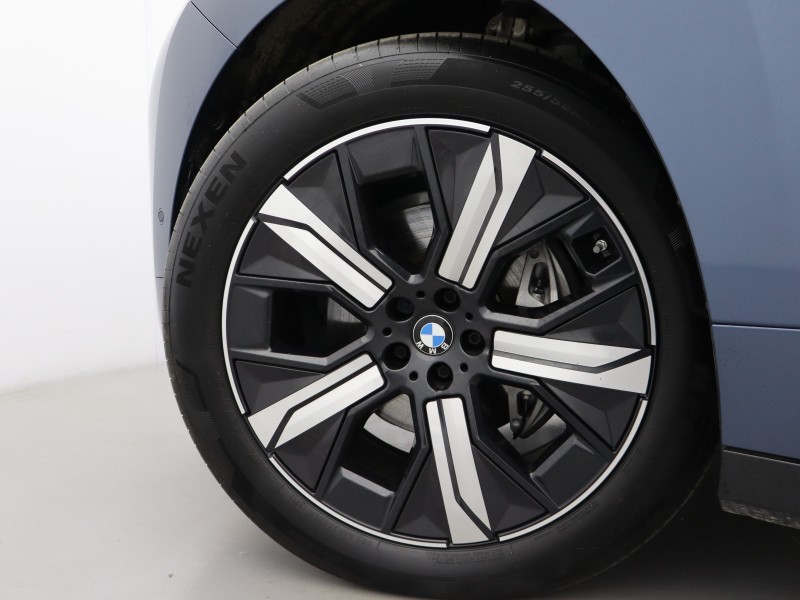 2025 (75) BMW iX 300kW xDrive45 Sport 101kWh 5dr Auto 5758916