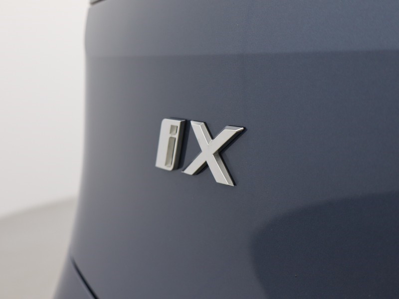 2025 (75) BMW iX 300kW xDrive45 Sport 101kWh 5dr Auto 5758864