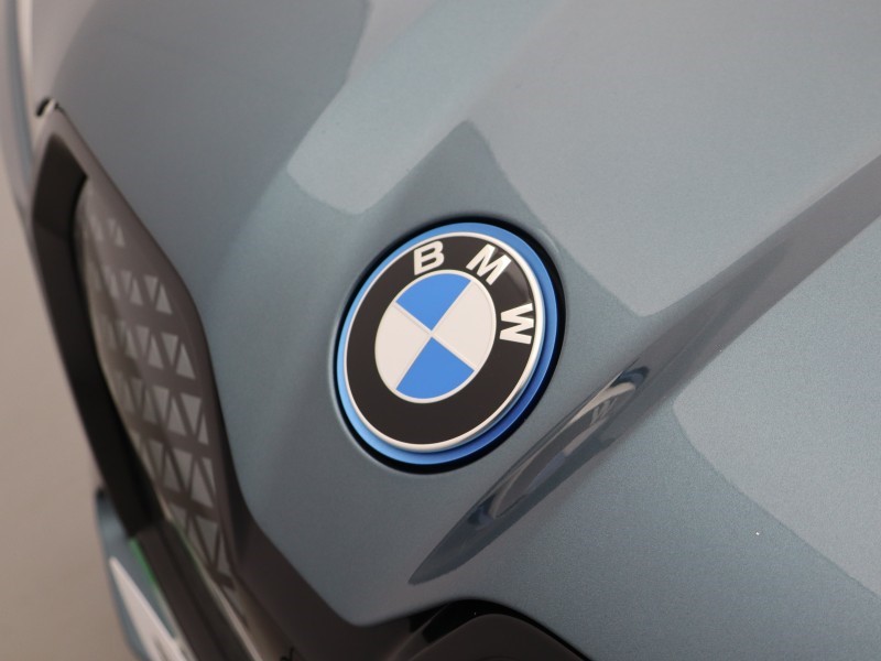2022 (72) BMW iX 240kW xDrive40 M Sport Edition 76.6kWh 5dr Auto 5758941