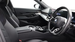 2023 (73) BMW 5 SERIES 520i M Sport 4dr Auto 5816569