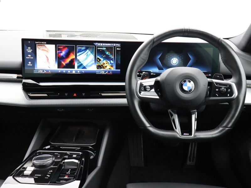 2023 (73) BMW 5 SERIES 520i M Sport 4dr Auto 5816594