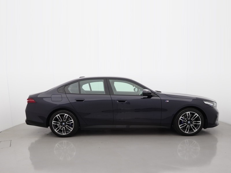 2023 (73) BMW 5 SERIES 520i M Sport 4dr Auto 5816547