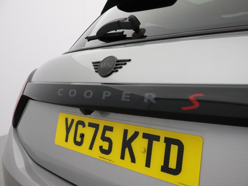 2025 (75) MINI COOPER 2.0 S Sport 5dr Auto 5831314