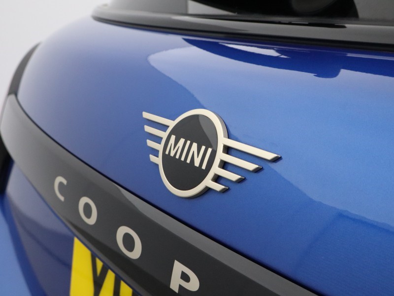 2025 (75) MINI COOPER 2.0 S Exclusive 5dr Auto 5812078