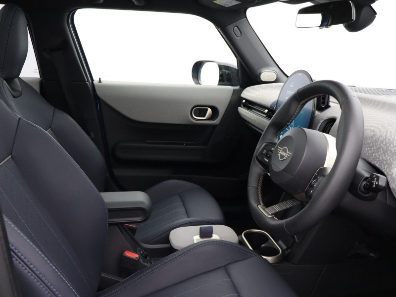 2025 (75) MINI COOPER 2.0 S Exclusive 5dr Auto 5812091