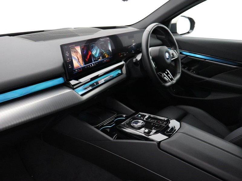 2025 (75) BMW I5 250kW eDrive40 M Sport 84kWh 4dr Auto 5800289