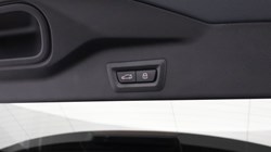 2024 (24) BMW X5 xDrive M60i MHT 5dr Auto 5829352