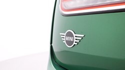 2020 (20) MINI CLUBMAN 1.5 Cooper Exclusive 6dr Auto 5931658