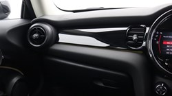2021 (71) MINI HATCHBACK 1.5 Cooper Classic 3dr 5855167