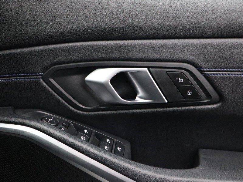 2026 (26) BMW 3 SERIES 320i M Sport 4dr Step Auto 5930783