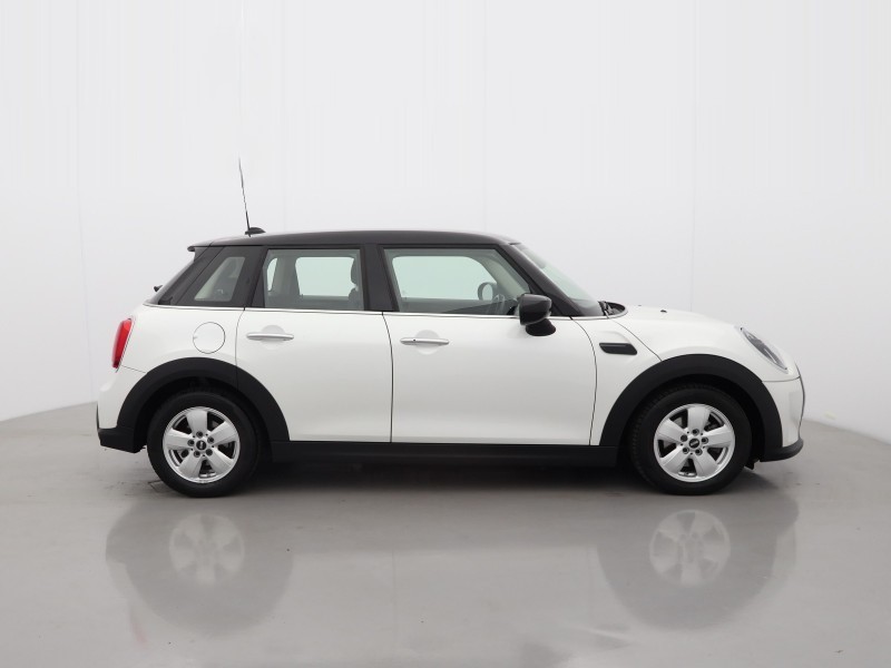 2023 (23) MINI HATCHBACK 1.5 Cooper Classic Premium 5dr Auto 5818620