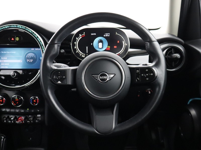 2023 (23) MINI HATCHBACK 1.5 Cooper Classic Premium 5dr Auto 5818279
