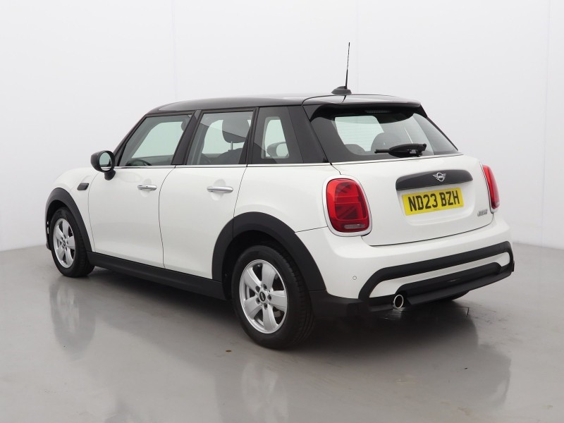 2023 (23) MINI HATCHBACK 1.5 Cooper Classic Premium 5dr Auto 5818562