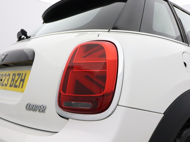 2023 (23) MINI HATCHBACK 1.5 Cooper Classic Premium 5dr Auto 5818233