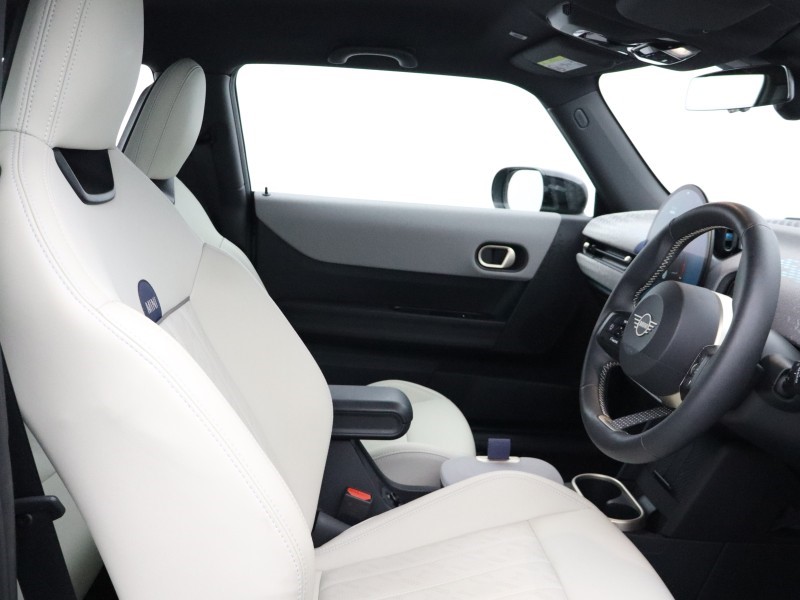 2024 (74) MINI COOPER 1.5 C Exclusive 3dr Auto 5930544