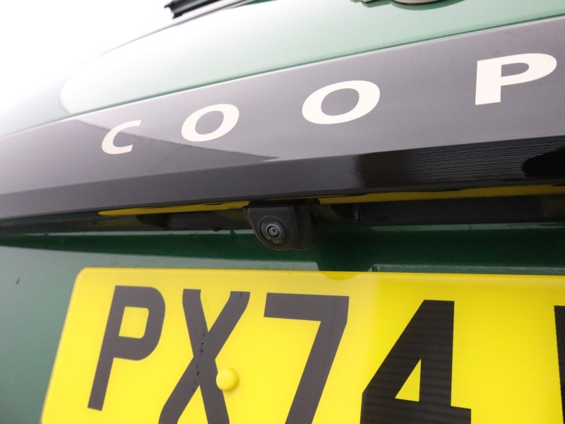 2024 (74) MINI COOPER 1.5 C Exclusive 3dr Auto 5930534