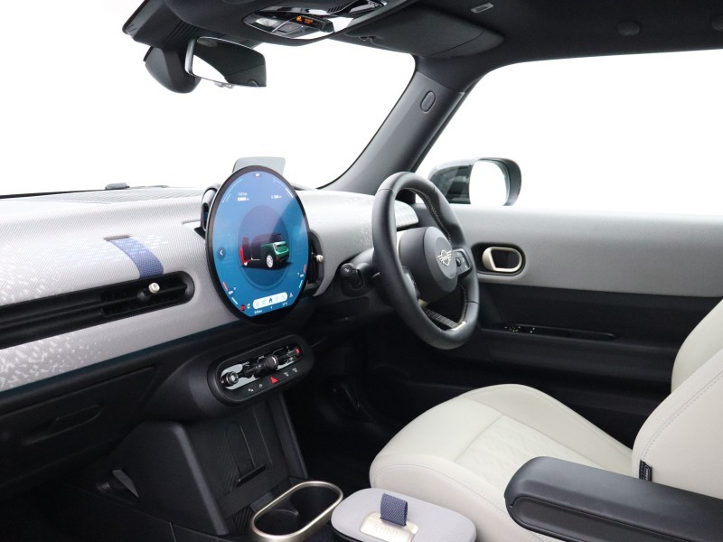 2024 (74) MINI COOPER 1.5 C Exclusive 3dr Auto 5930537