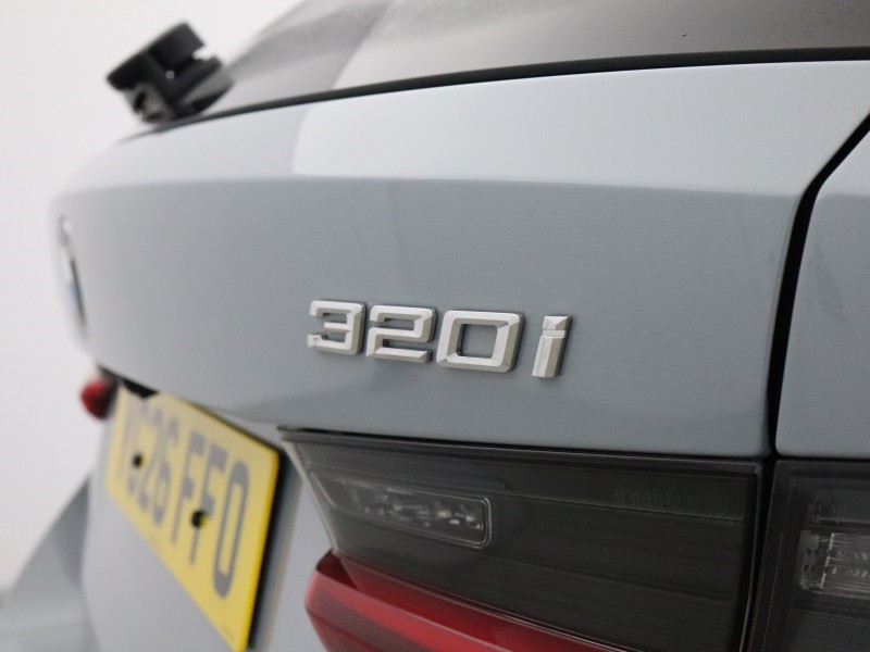 2026 (26) BMW 3 SERIES 320i M Sport 5dr Step Auto 5924813
