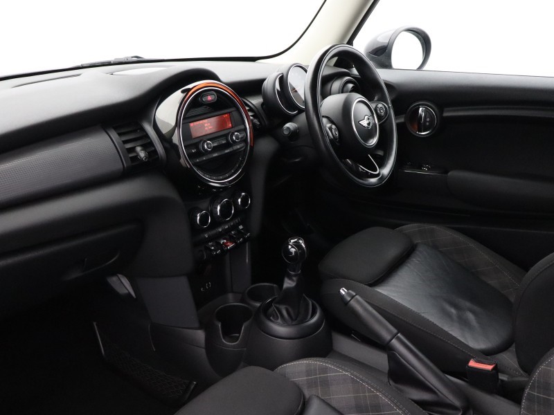 2017 (67) MINI HATCHBACK 1.5 Cooper 3dr 5860353
