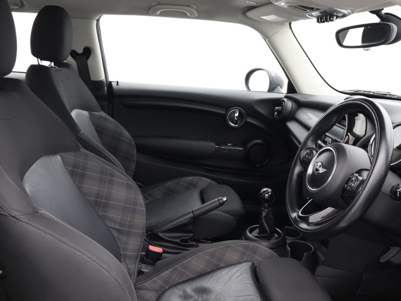 2017 (67) MINI HATCHBACK 1.5 Cooper 3dr 5860386