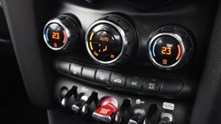 2017 (67) MINI HATCHBACK 1.5 Cooper 3dr 5860368