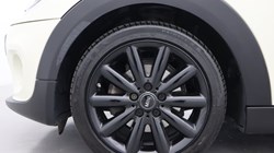 2019 (69) MINI HATCHBACK 1.5 Cooper Classic II 5dr 5833035