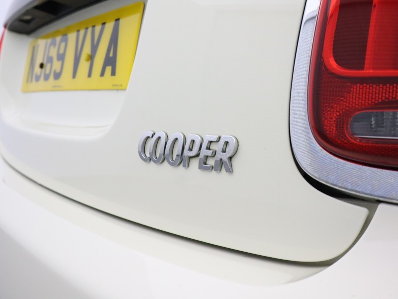 2019 (69) MINI HATCHBACK 1.5 Cooper Classic II 5dr 5833030