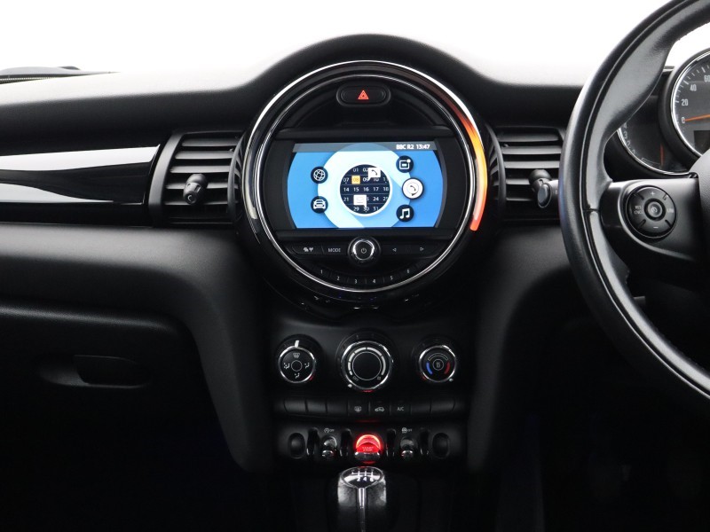 2019 (69) MINI HATCHBACK 1.5 Cooper Classic II 5dr 5833070
