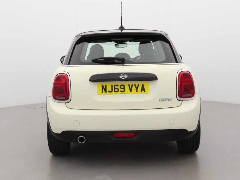 2019 (69) MINI HATCHBACK 1.5 Cooper Classic II 5dr 5833024