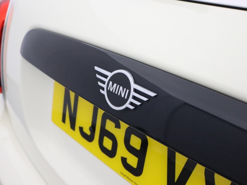 2019 (69) MINI HATCHBACK 1.5 Cooper Classic II 5dr 5833031