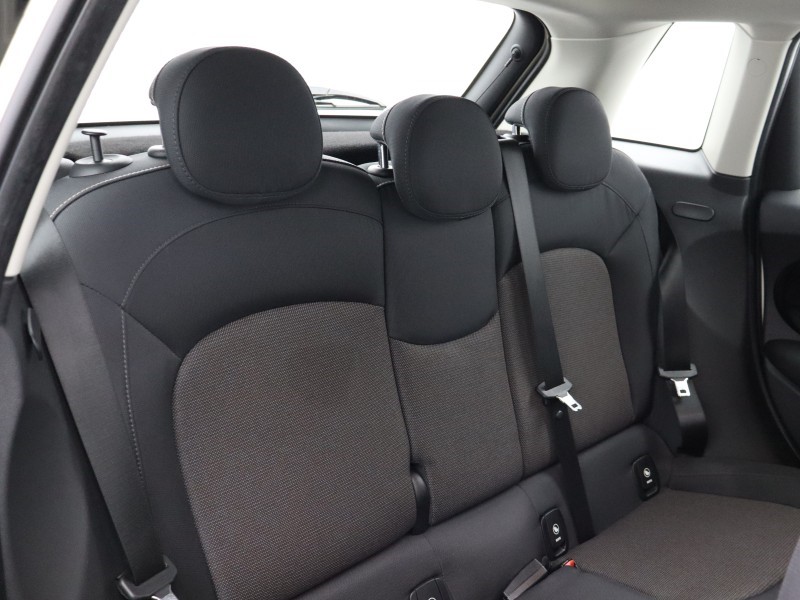 2019 (69) MINI HATCHBACK 1.5 Cooper Classic II 5dr 5833064