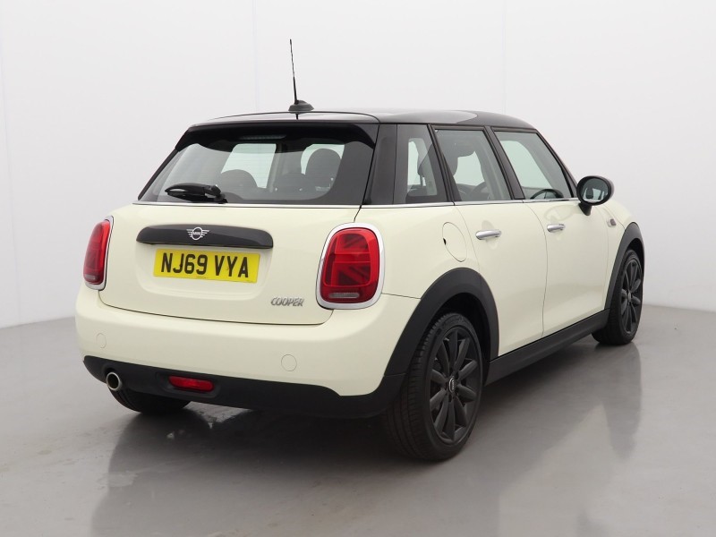 2019 (69) MINI HATCHBACK 1.5 Cooper Classic II 5dr 5833025