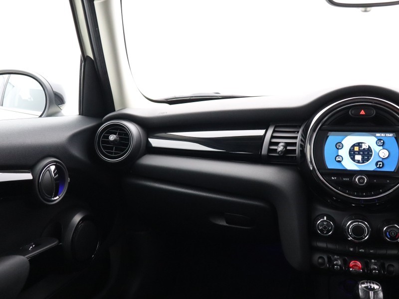 2019 (69) MINI HATCHBACK 1.5 Cooper Classic II 5dr 5833072