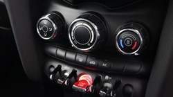 2019 (69) MINI HATCHBACK 1.5 Cooper Classic II 5dr 5833052
