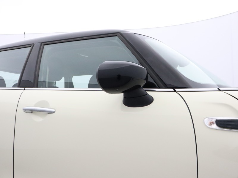 2019 (69) MINI HATCHBACK 1.5 Cooper Classic II 5dr 5833039