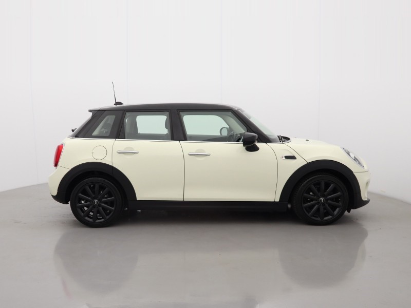 2019 (69) MINI HATCHBACK 1.5 Cooper Classic II 5dr 5833026