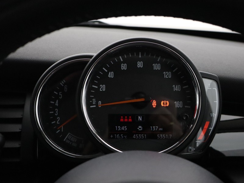 2019 (69) MINI HATCHBACK 1.5 Cooper Classic II 5dr 5833060