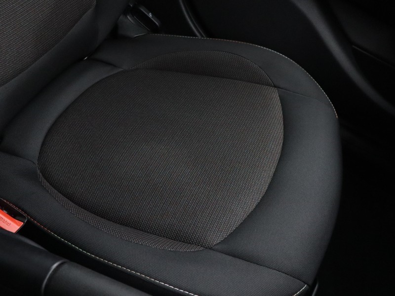 2019 (69) MINI HATCHBACK 1.5 Cooper Classic II 5dr 5833056