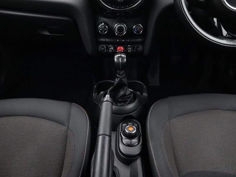 2019 (69) MINI HATCHBACK 1.5 Cooper Classic II 5dr 5833071
