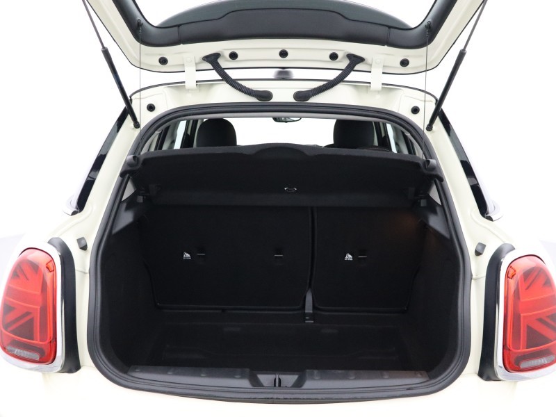 2019 (69) MINI HATCHBACK 1.5 Cooper Classic II 5dr 5833033